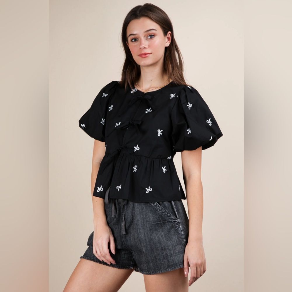 NWT Very J Black Tie Front Blouse Puff Sleeve Bow Print Peplum Top Size L